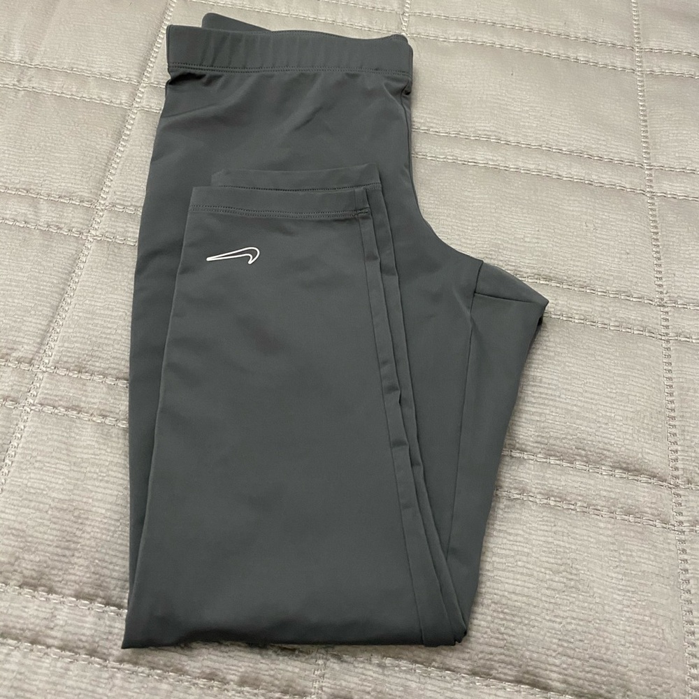 Nike sport capris